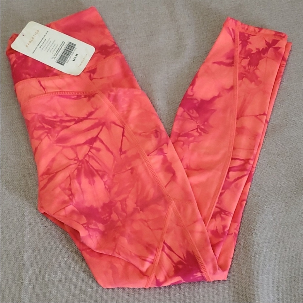 New Fabletics size small capri